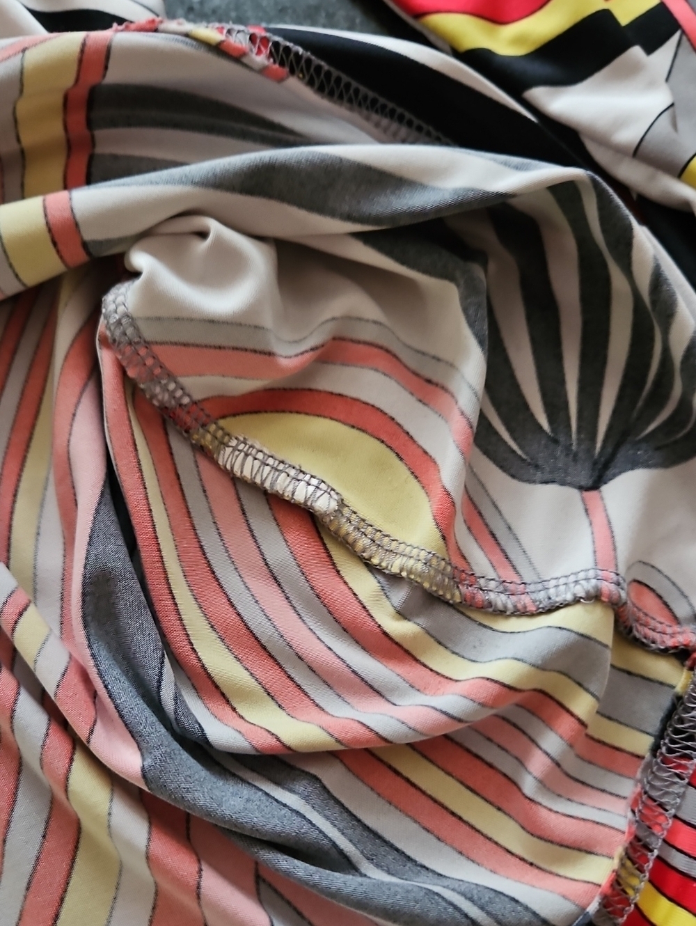 Current 70s Inspired Psychedelic Print Shirred Blouse est Large - Picture 11 of 12